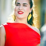 Ángela, Reina de la Huerta 2026, luce pendientes Paparajote de DPiedra Joyería en Murcia